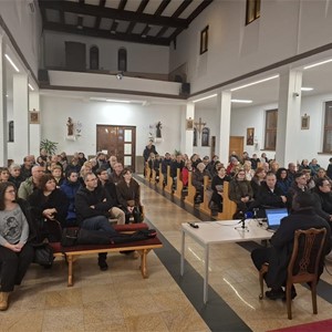 Tribina „Je li umjetna inteligencija nova religija?“ održana u Dubravi